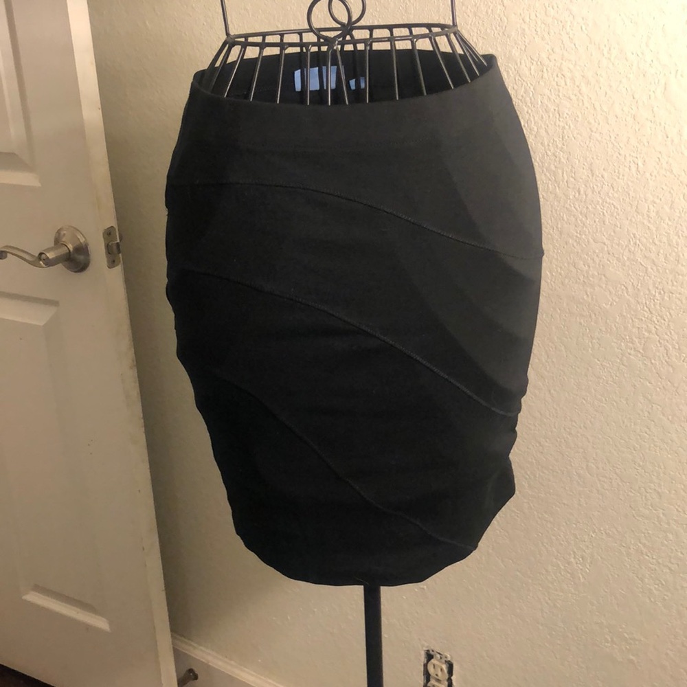Simply Vera wang fitted skirt
